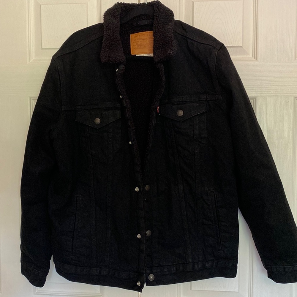 Levi Strauss & Co. Premium XL men’s black denim jacket cotton puff lined.